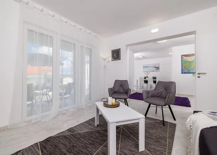 Nika דירה סלצה